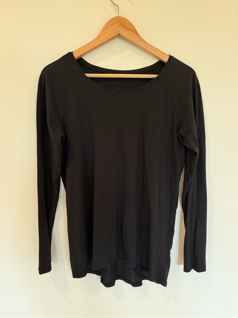 lululemon athletica Black Long-Sleeve Scoop Neck Tee